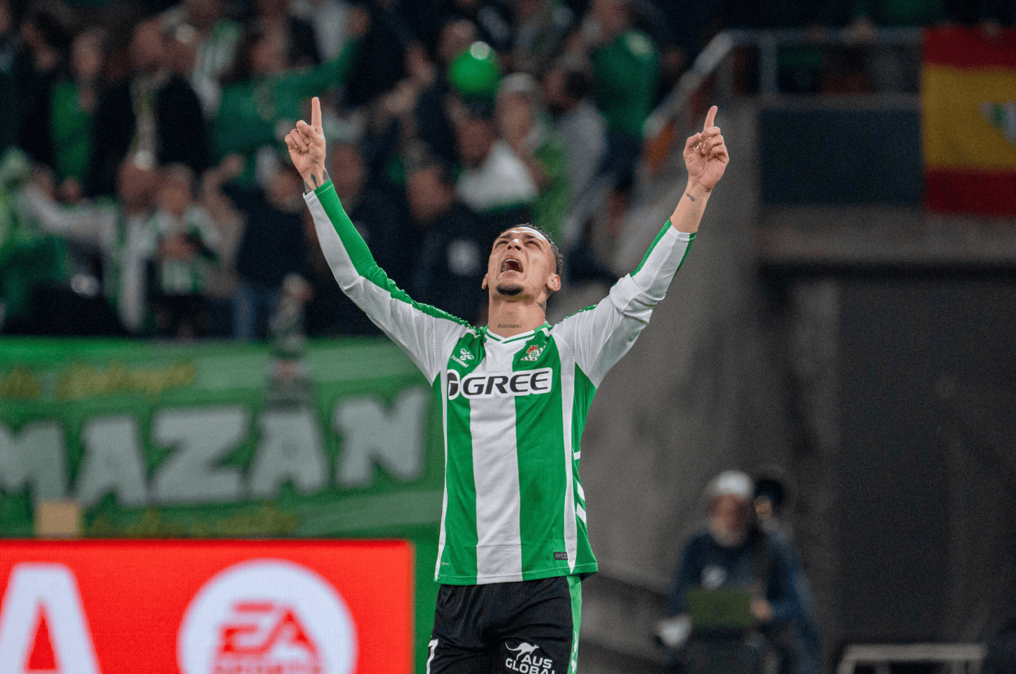 详细阅读:Kaiyuan开元-国际比赛日费耶诺德调整名单以备欧篮联今晚尼斯备战欧联,莱比锡完成体检备战德甲直接炸裂的简单介绍 Kaiyuan开元-国际比赛日费耶诺德调整名单以备欧篮联今晚尼斯备战欧联,莱比锡完成体检备战德甲直接炸裂的简单介绍